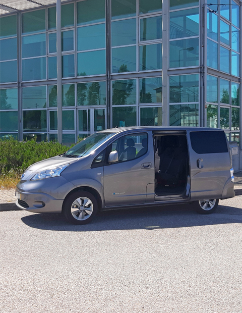 Electrical Van Airport Shuttle